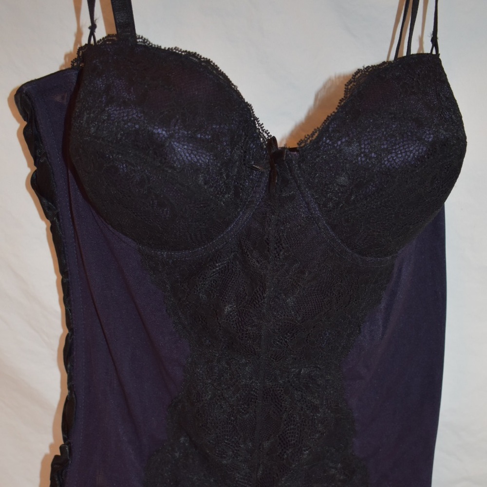 Strapless corset with matching thong